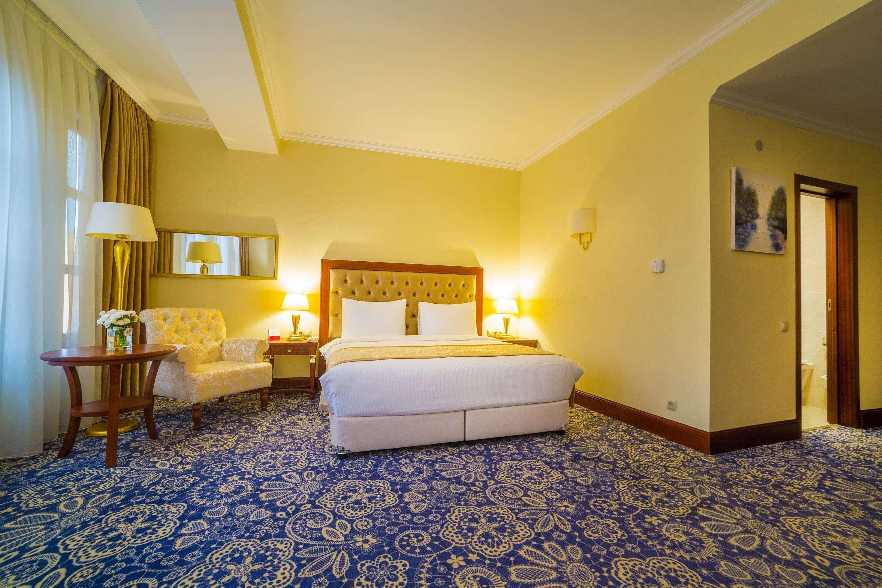 Ramada By Wyndham Almaty Hotel Eksteriør billede