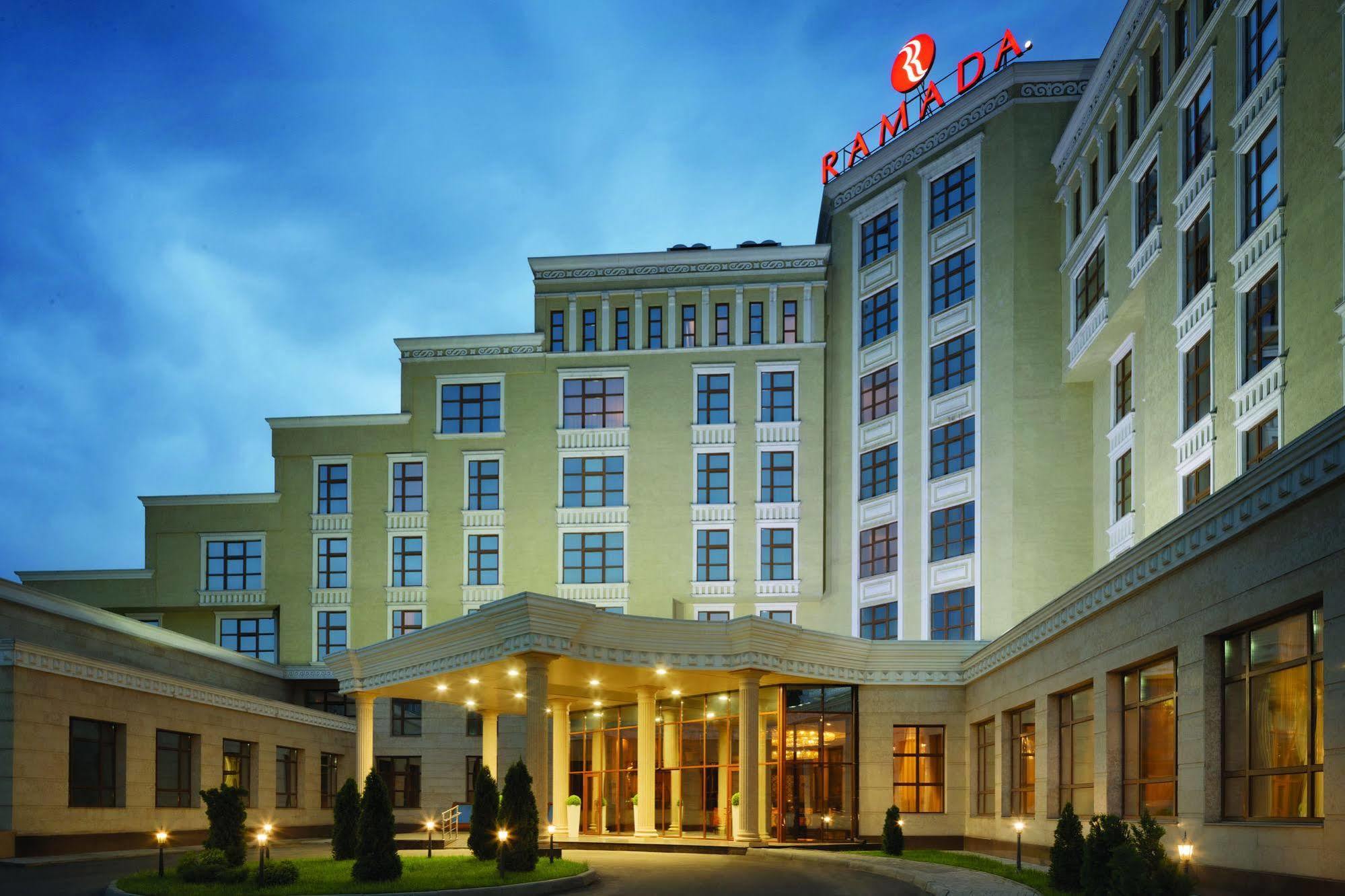 Ramada By Wyndham Almaty Hotel Eksteriør billede
