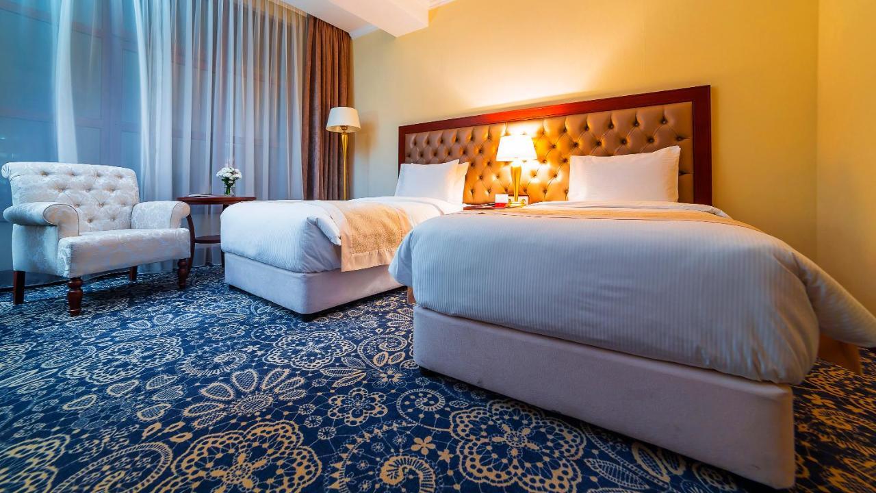 Ramada By Wyndham Almaty Hotel Eksteriør billede
