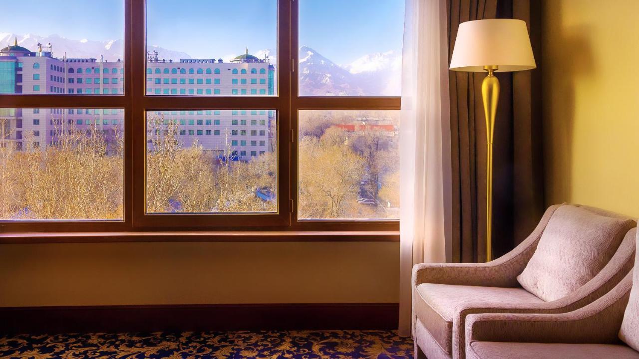 Ramada By Wyndham Almaty Hotel Eksteriør billede