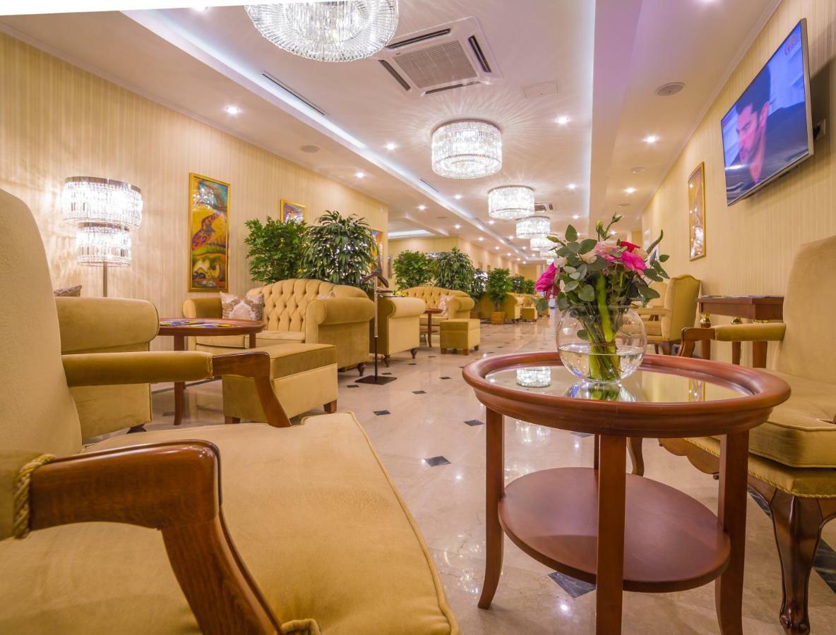 Ramada By Wyndham Almaty Hotel Eksteriør billede